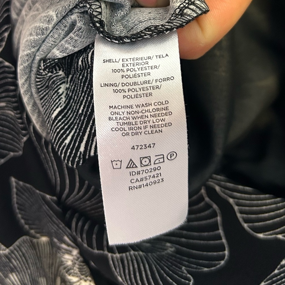 NWT Loft Size L Black and White Floral Sleeveless Romper Summer Vacation - Picture 10 of 11